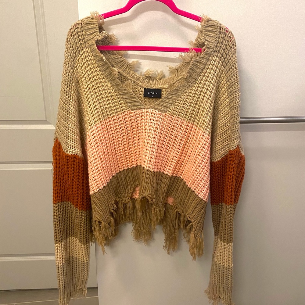 Storia distressed sweater size small
